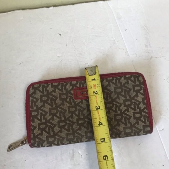 DKNY Canvas Leather Monogram Zippy Zip Around Organizer Wallet Clutch Card Case - Picture 16 of 16